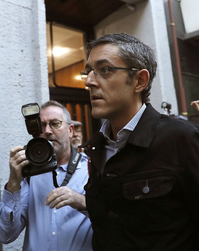 El diputado Eduardo Madina a su llegada esta mañana a la sede del PSOE.