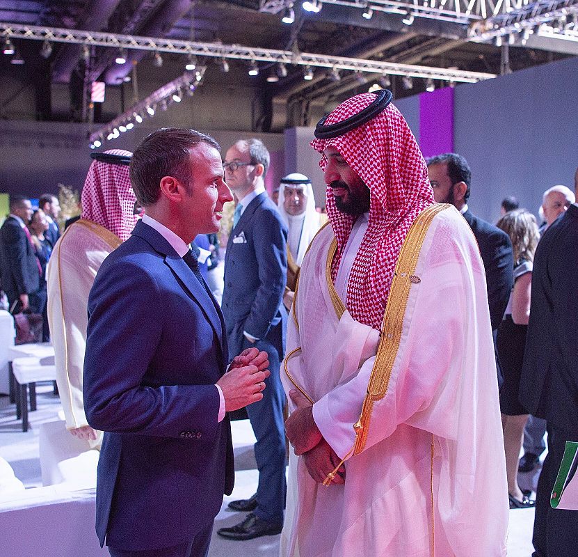 Macron saluda al príncipe saudí