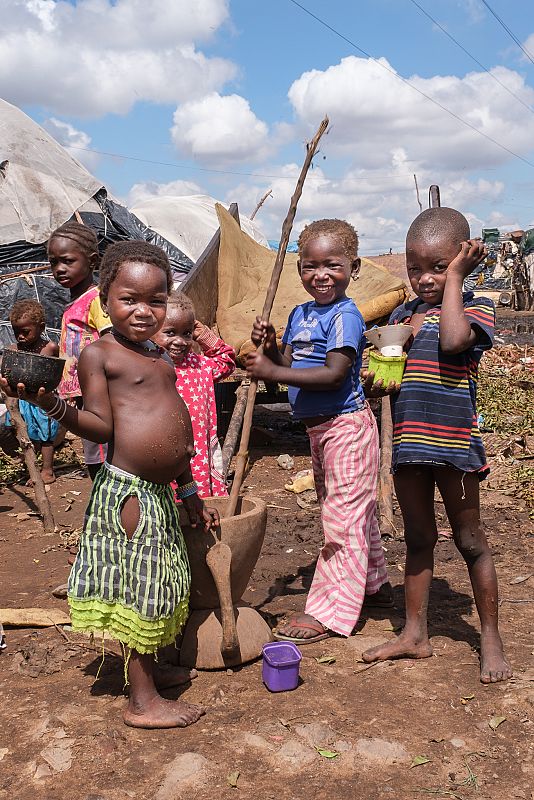 Más de un millón de personas desplazadas en Mali por los violentos conflictos étnicos en el norte. Los niños, los más perjudicados