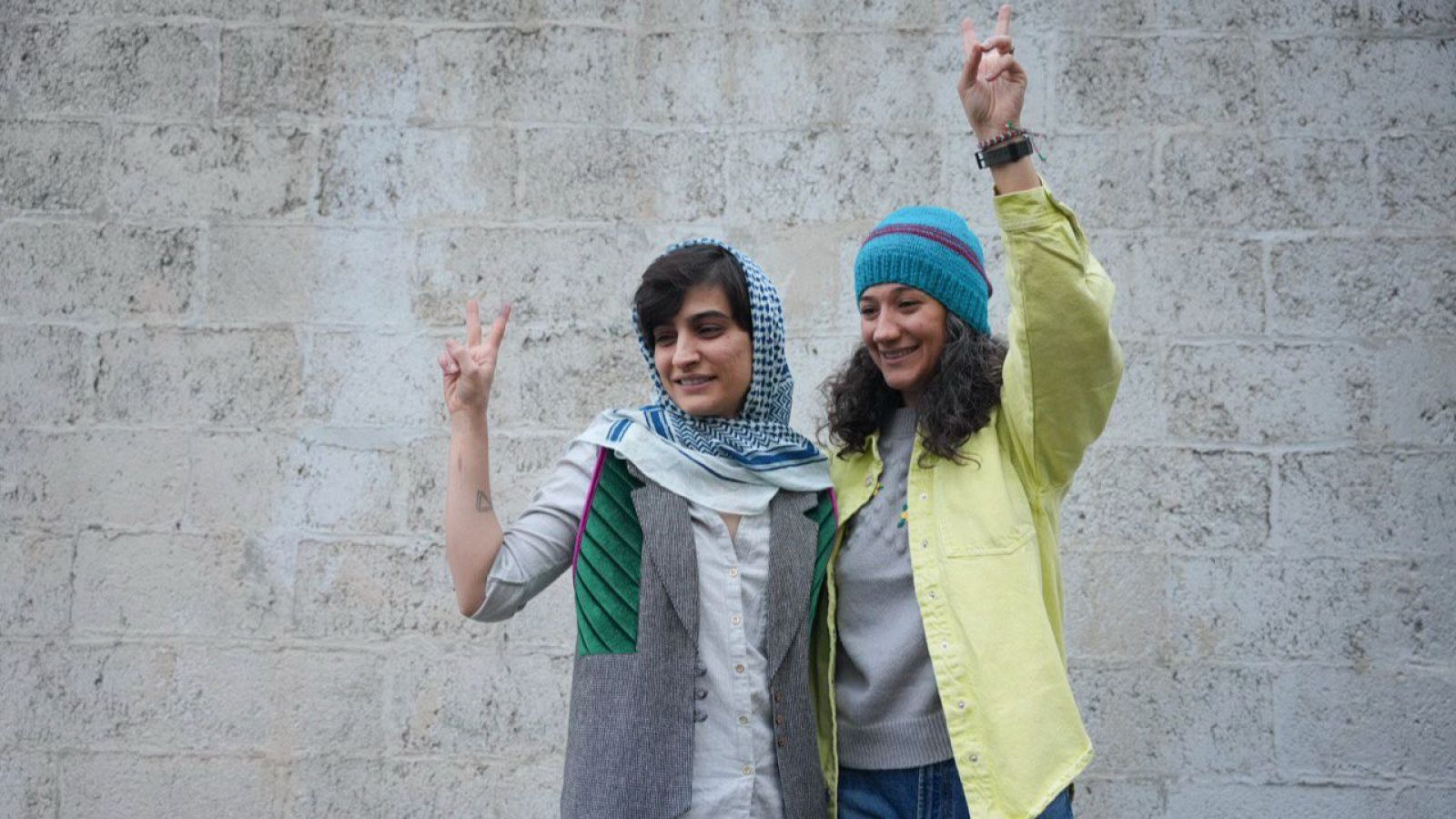Libertad bajo fianza para las dos periodistas iraníes que revelaron el caso de Amini