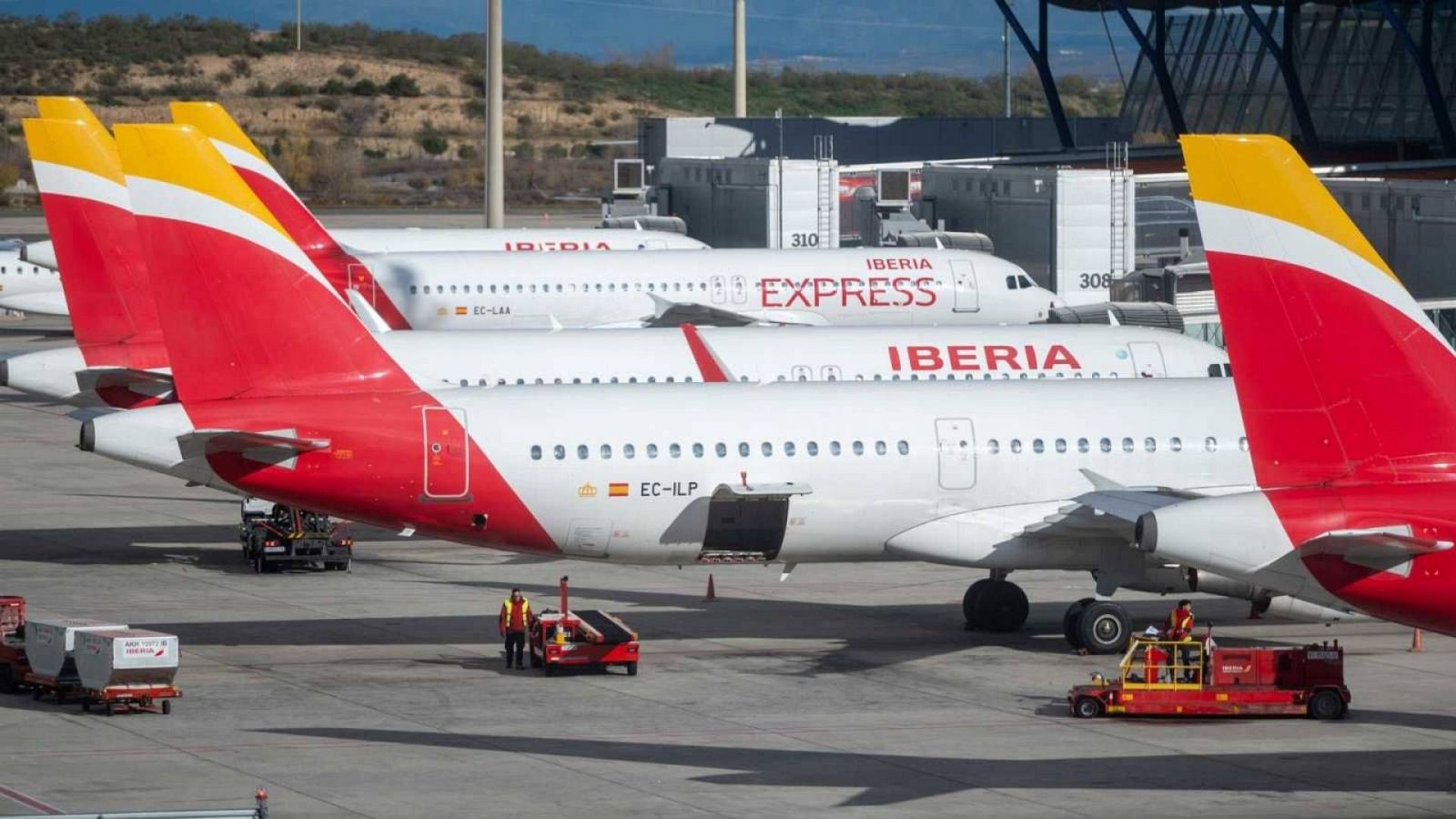 Iberia propone a los sindicatos hacer el 'handling' para IAG con una empresa propia