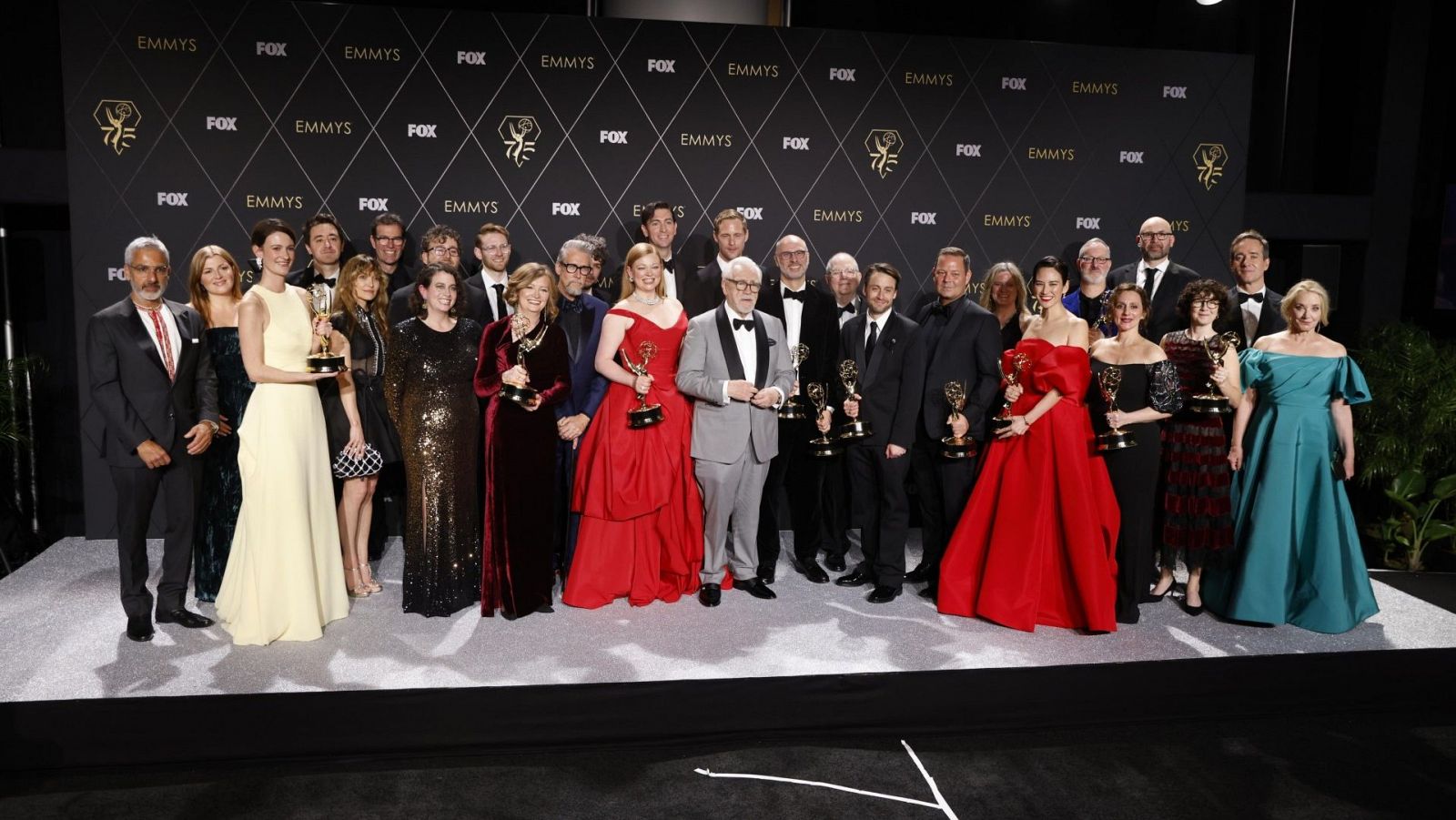 Premios Emmy 2024 lista completa con todas las series ganadoras por