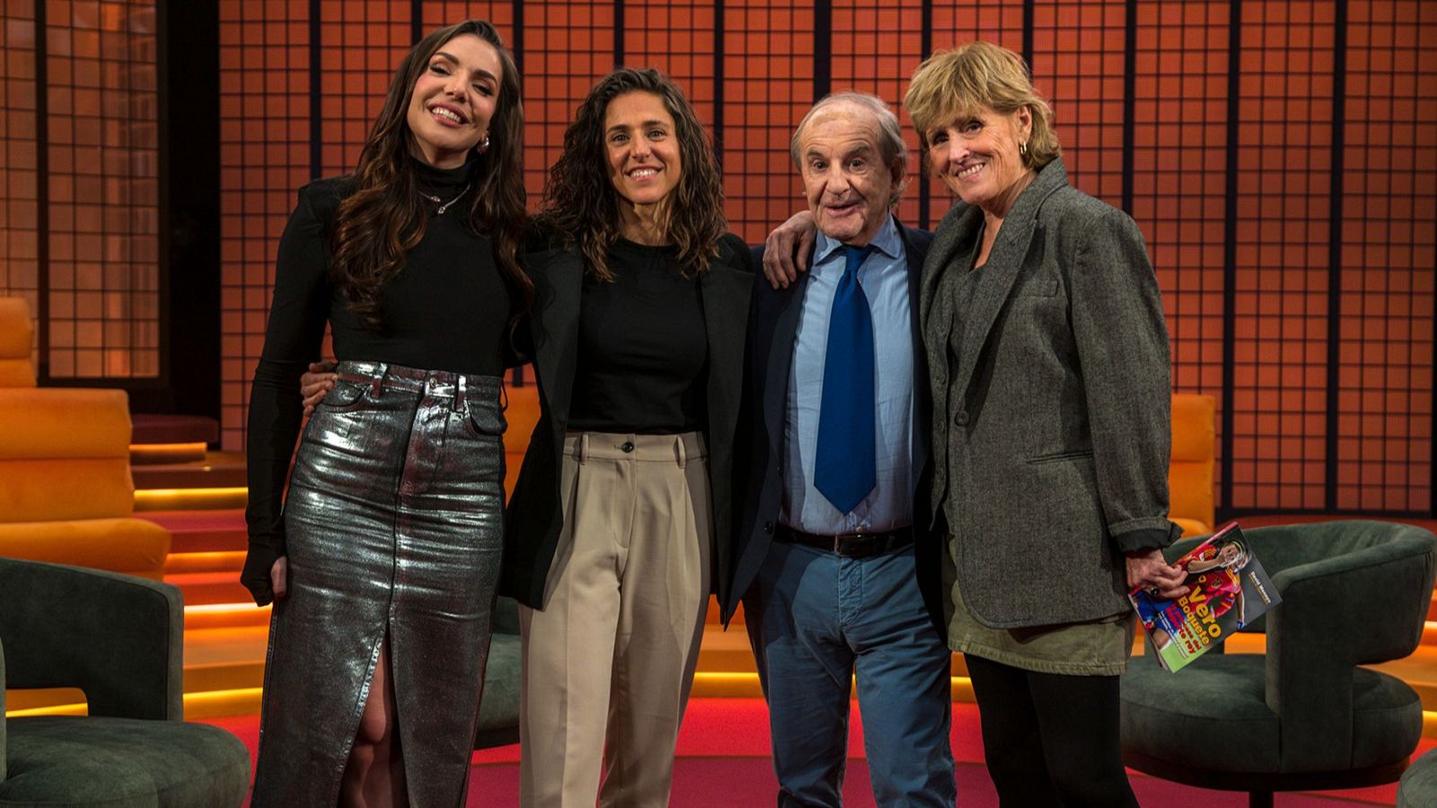 Mercedes Milá e Inés Hernand reciben en plató al periodista José María García y a la futbolista profesional Vero Boquete