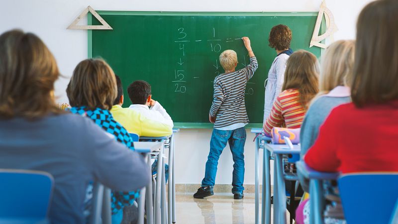 Sánchez anuncia un plan de refuerzo escolar en matemáticas y comprensión lectora