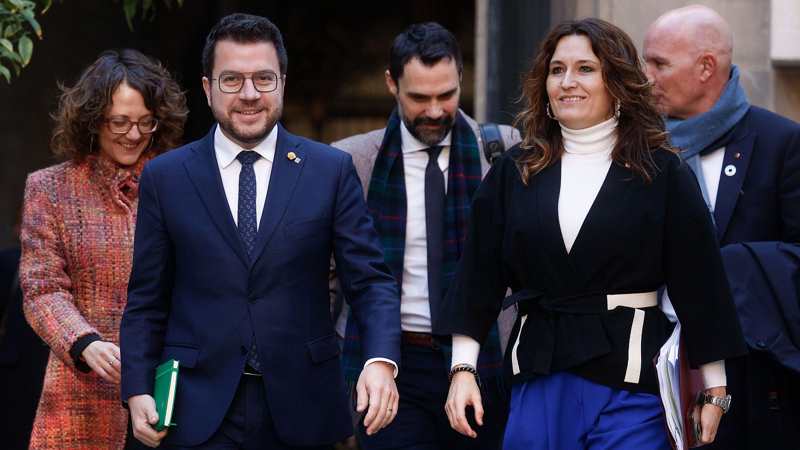 El presidente de la Generalitat, Pere Aragonès, acompañado de la consellera de presidencia Laura Vilagrà.