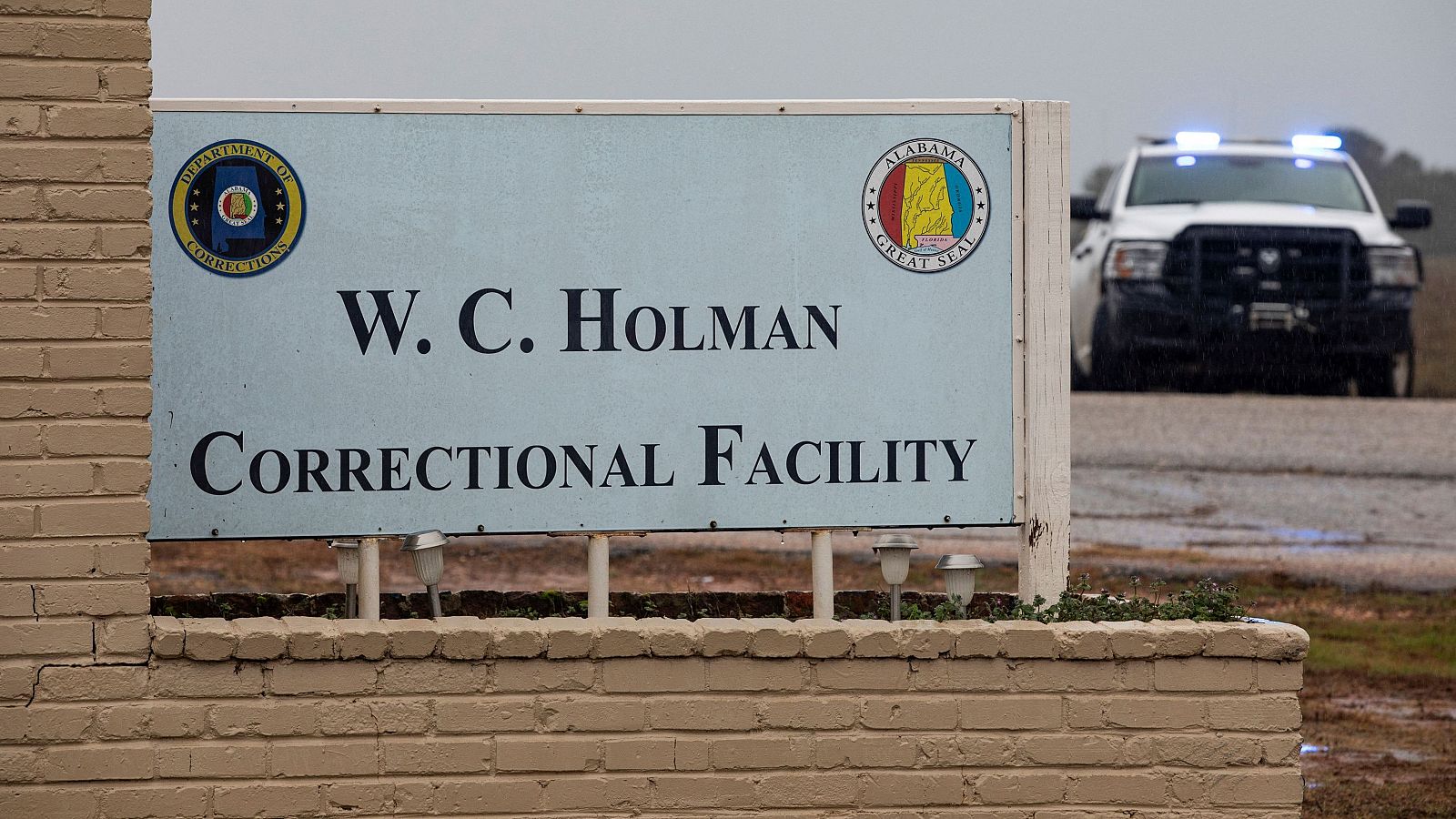 El cartel principal del centro correccional de Holman en Alabama, Estados Unidos