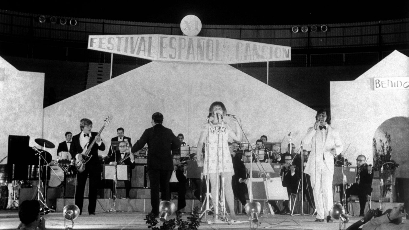 Cristina y Manolo Galván durante su actuación en Benidorm en 1969.