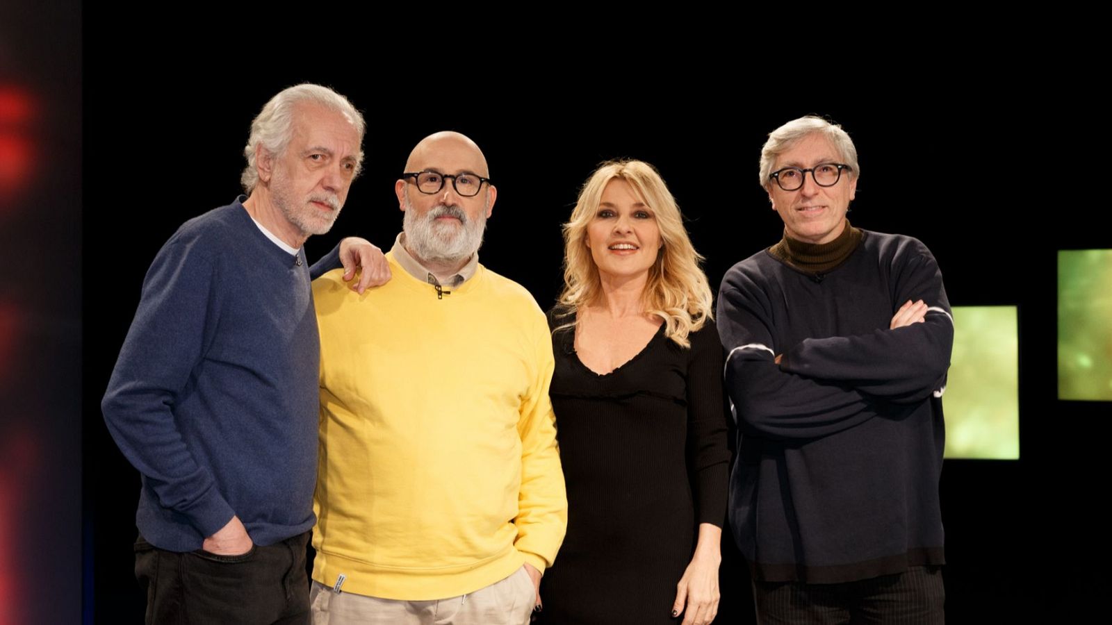 Fernando Trueba, Javier Cámara y David Trueba con Cayetana Guillén Cuervo en 'Versión Española'