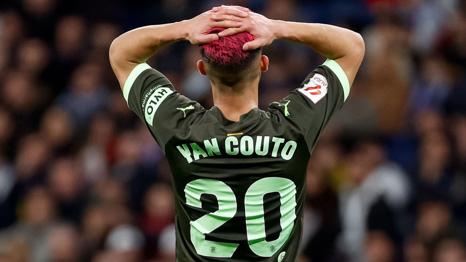 Yan Couto se lamenta en el Bernabéu.