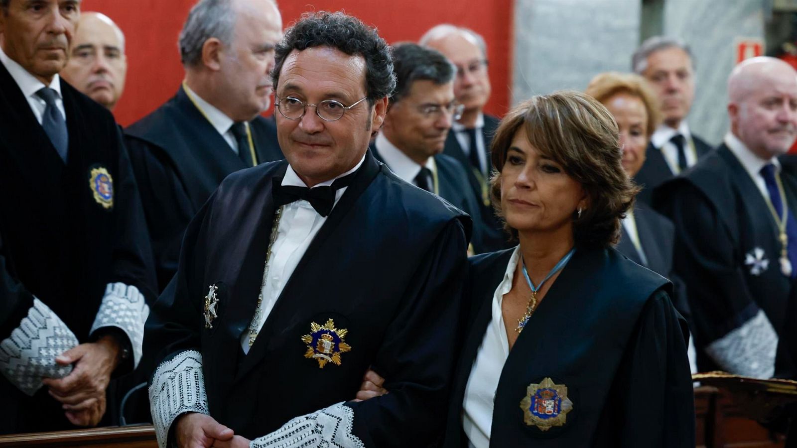 Álvaro García Ortiz junto a Dolores Delgado