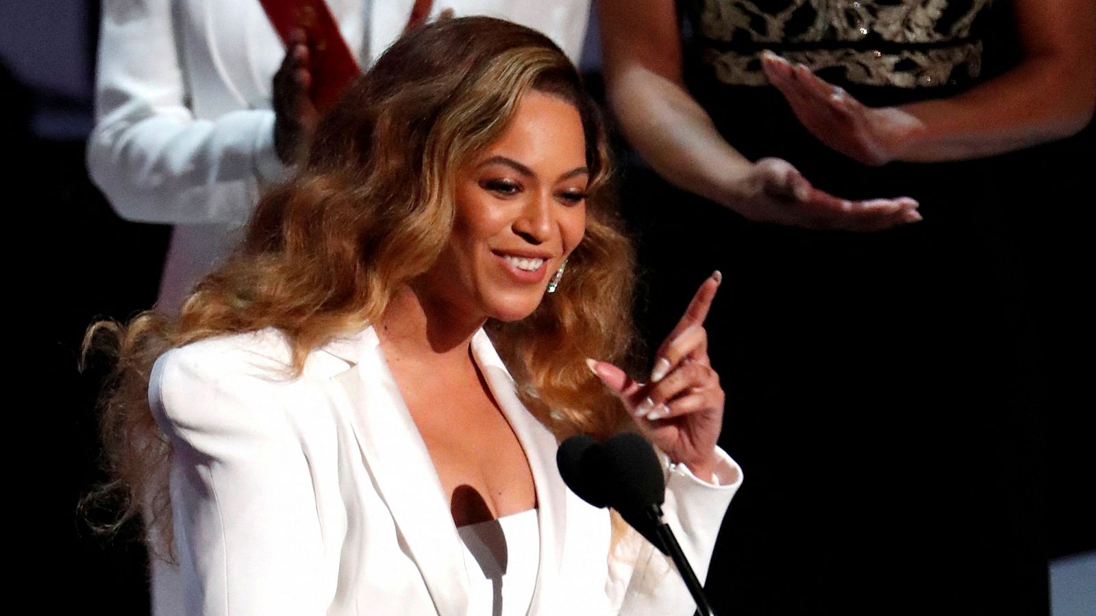 Beyoncé es la primera cantante negra en conquistar el número uno en una ...