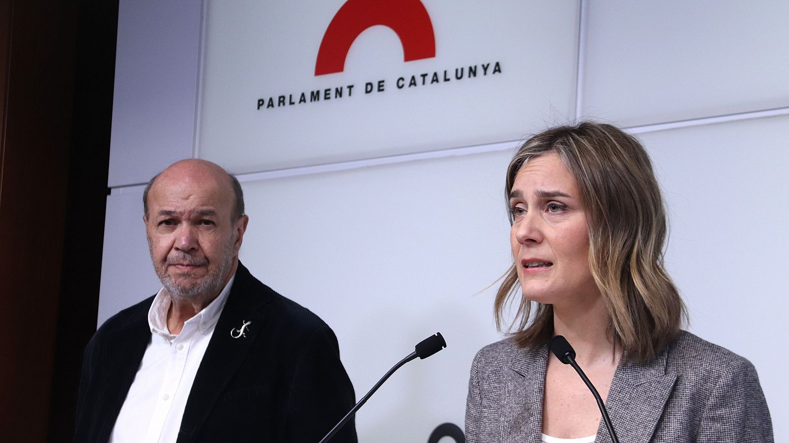 La presidenta d'ECP al Parlament, Jéssica Albiach, i el diputat Joan Carles Gallego en roda de premsa