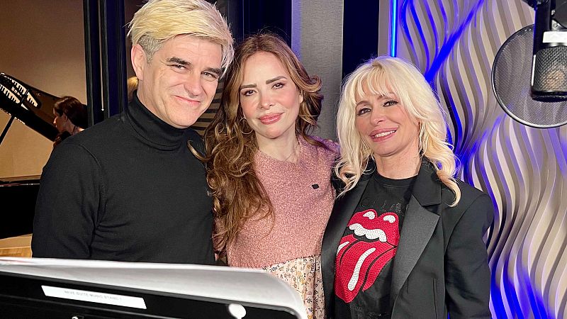 Nebulossa y Gloria Trevi