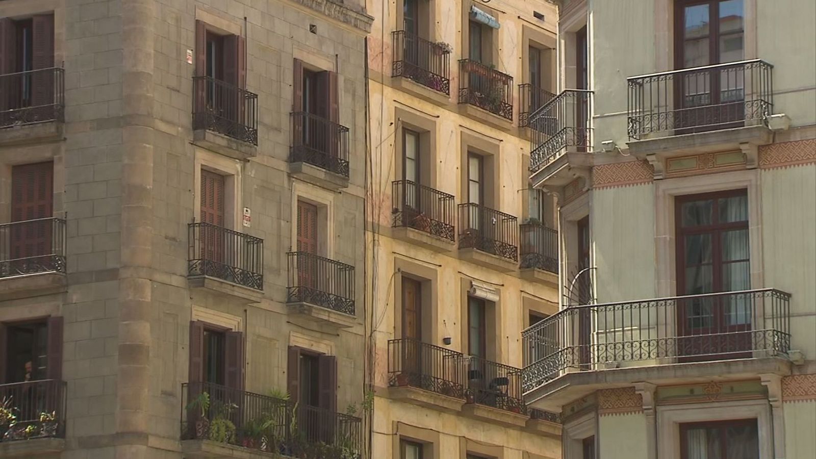 El govern espanyol endarrereix l'entrada en vigor del topall dels habitatges.
