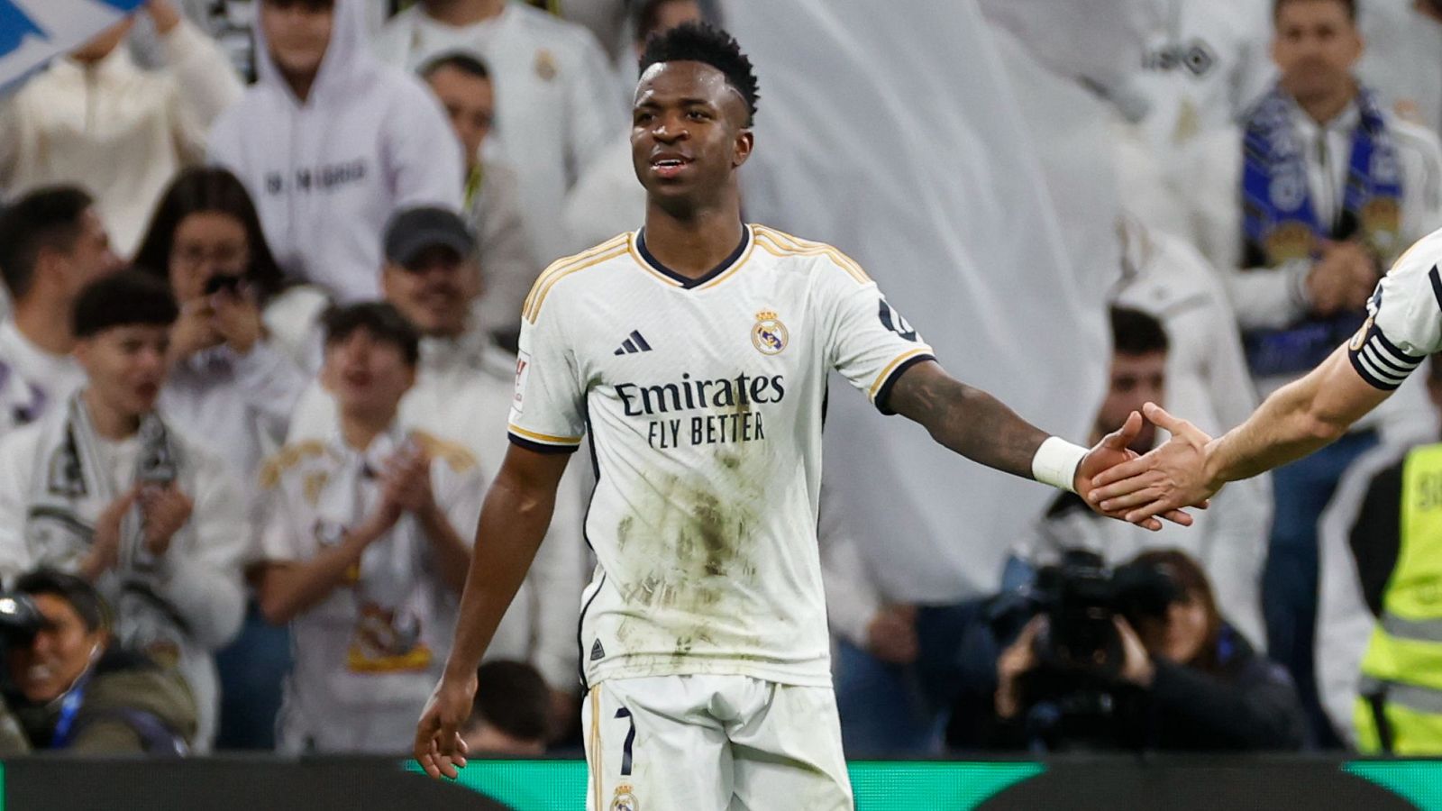 El Real Madrid denuncia ante la Fiscalía los insultos racistas a Vinícius.