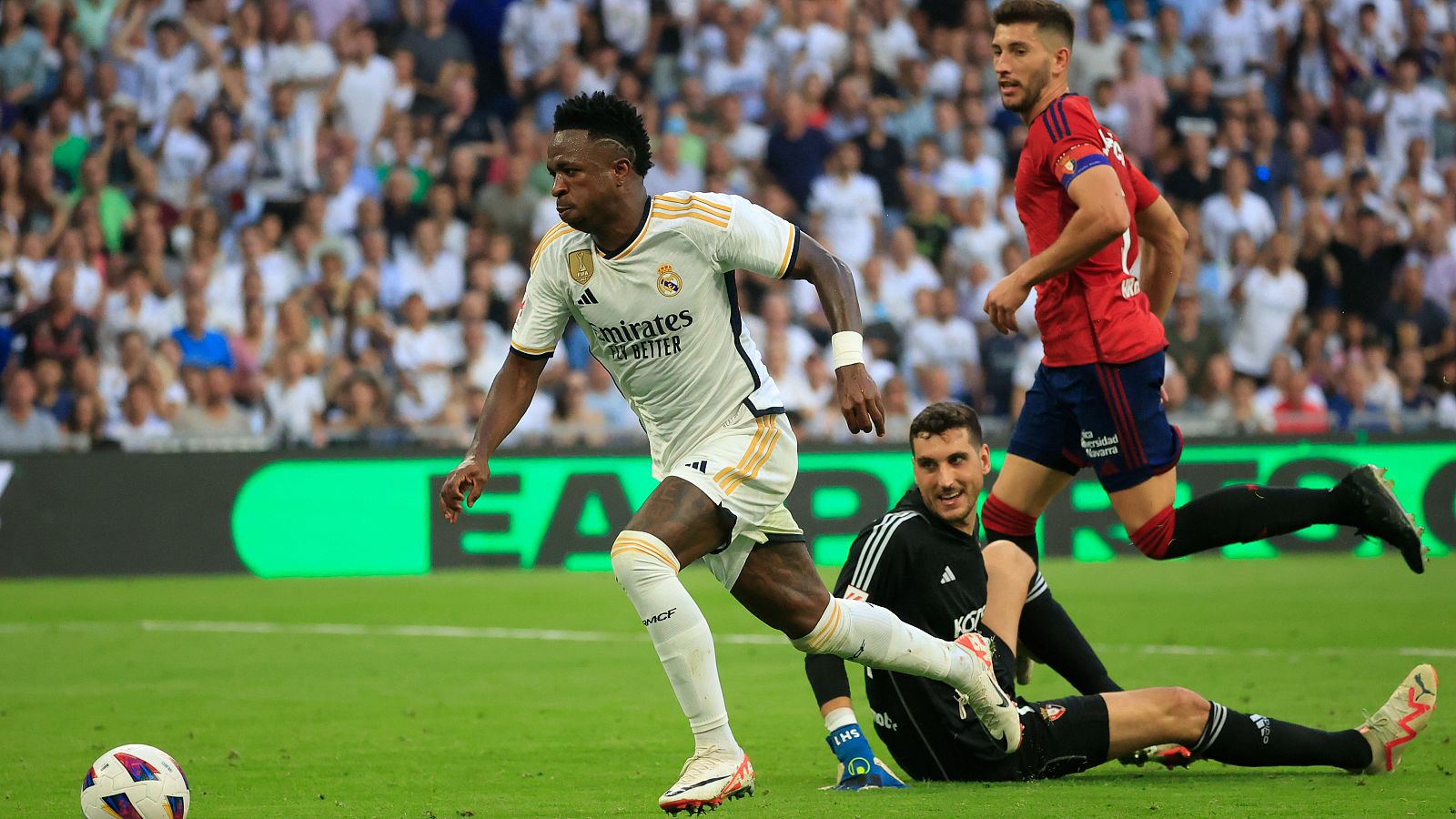 Vinícius Junior en el partido de ida contra Osasuna en el Bernabéu.