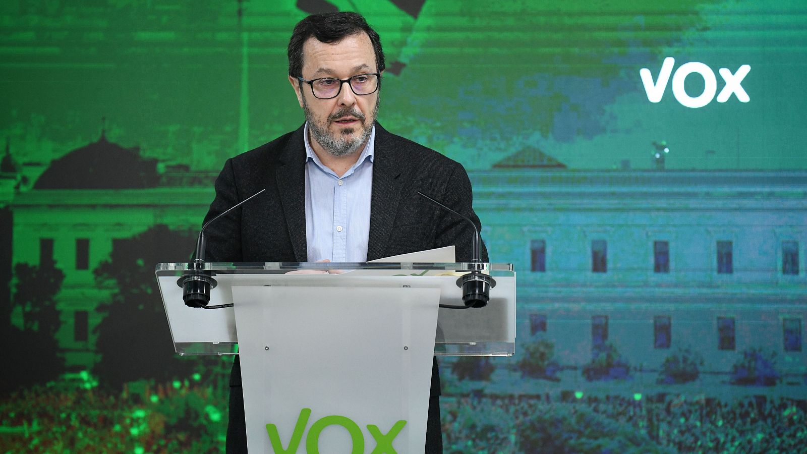 El nuevo portavoz de VOX, José Antonio Fúster, durante una rueda de prensa posterior a la reunión del Comité de Acción Política