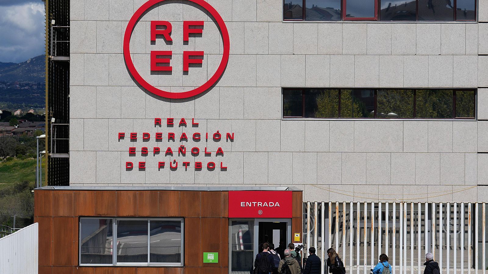 Fachada de la sede de la RFEF en Las Rozas (Madrid).