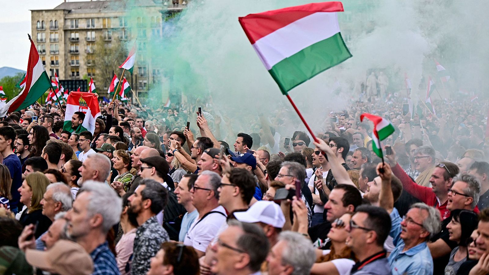 Budapest vive una multitudinaria manifestación contra el Gobierno de Orbán