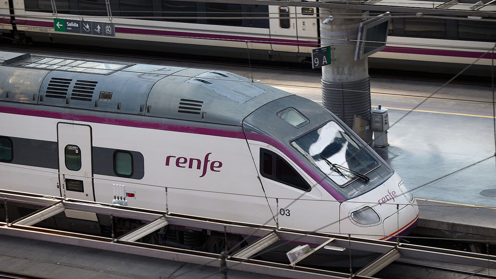 Renfe abre el plazo para adquirir los abonos gratuitos de Cercanías y Media Distancia del segundo cuatrimestre del año