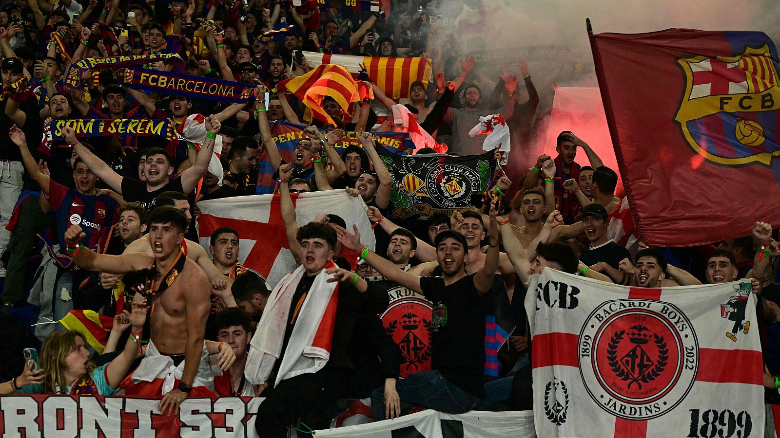 Los aficionados del Barça en el Parque de los Príncipes