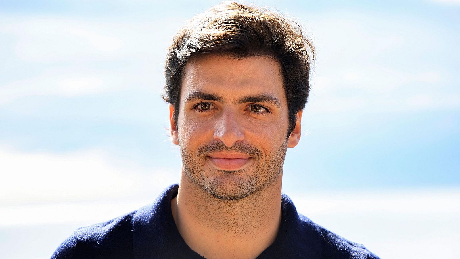 Carlos Sainz, piloto de Mercedes en 2025