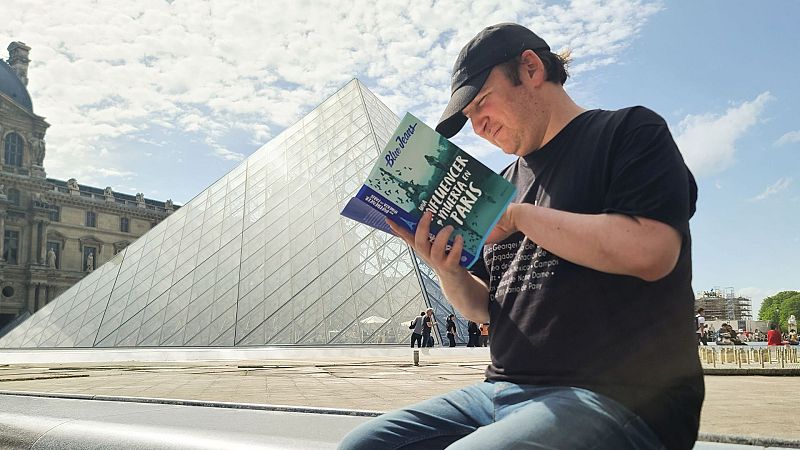 "Lo único que tengo que hacer es escribir un libro al año".