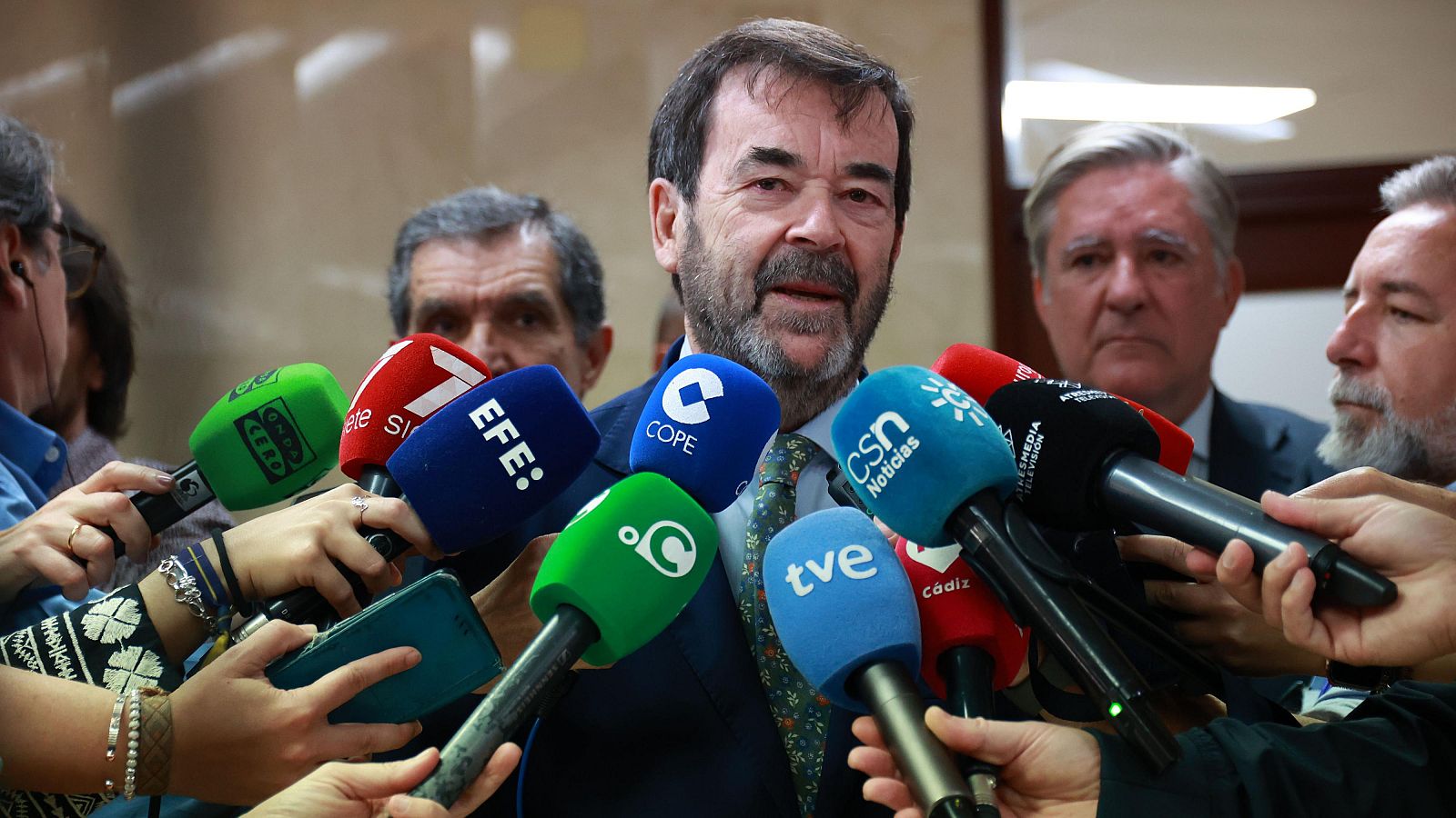 El presidente del Consejo General del Poder Judicial (CGPJ), Vicente Guilarte, atiende a los medios antes de la Comisión Permanente.