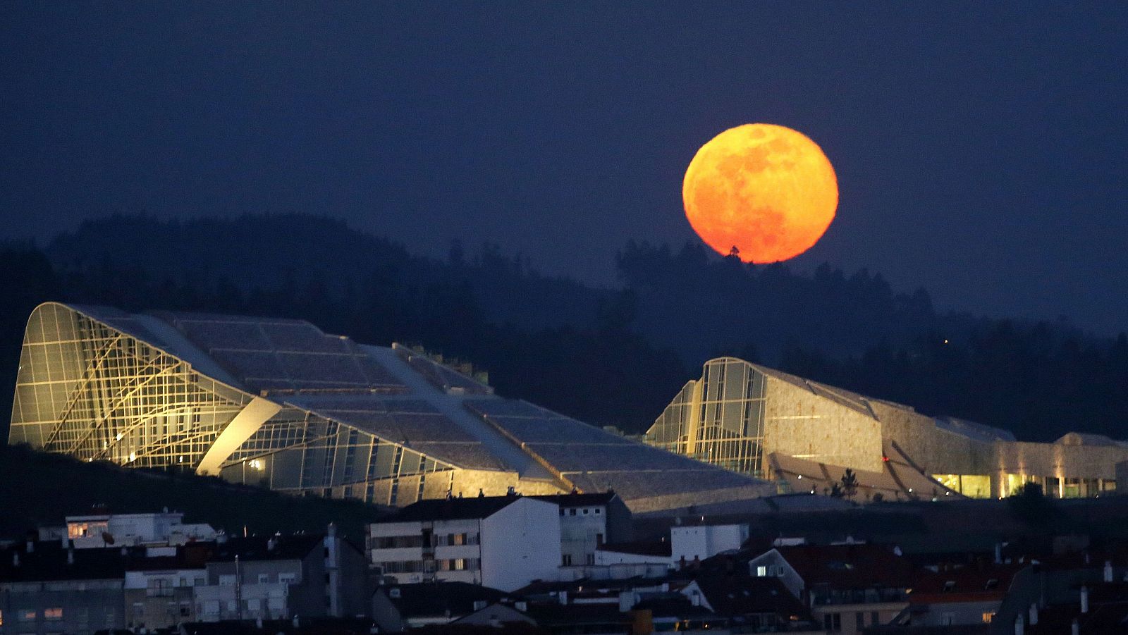 Luna llena de abril 2024: cómo y cuándo verla desde España