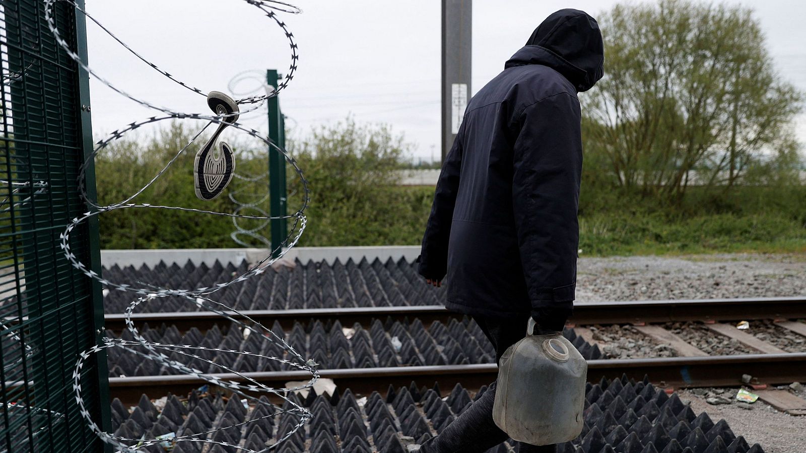 Tres personas detenidas en Reino Unido por la muerte de cinco migrantes en el Canal de la Mancha