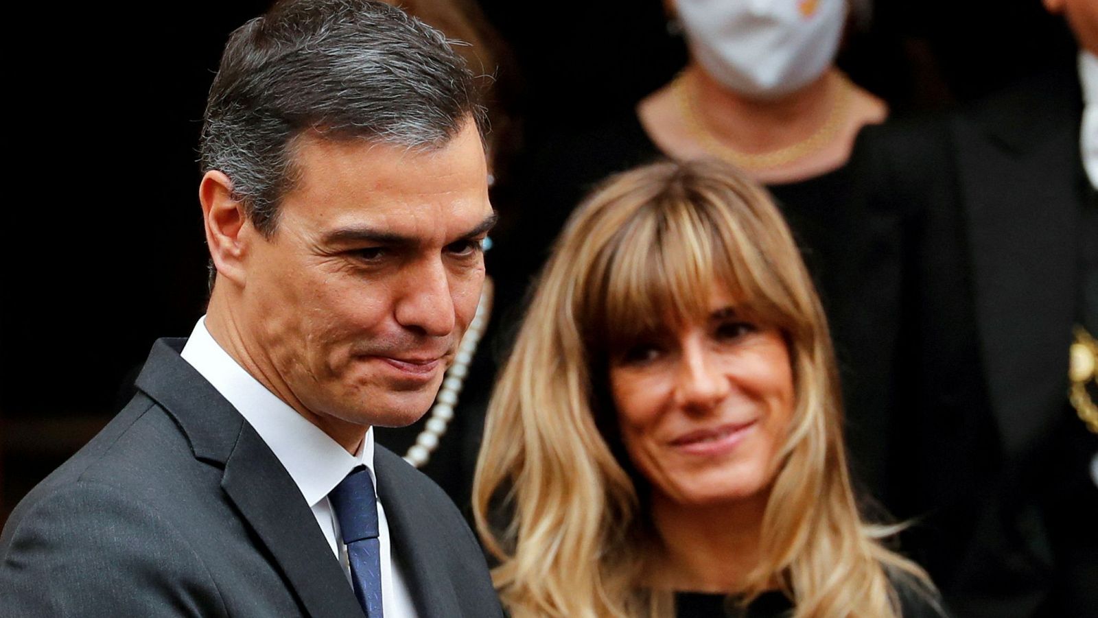 El presidente del Gobierno, Pedro Sánchez, junto a su mujer, Begoña Gómez