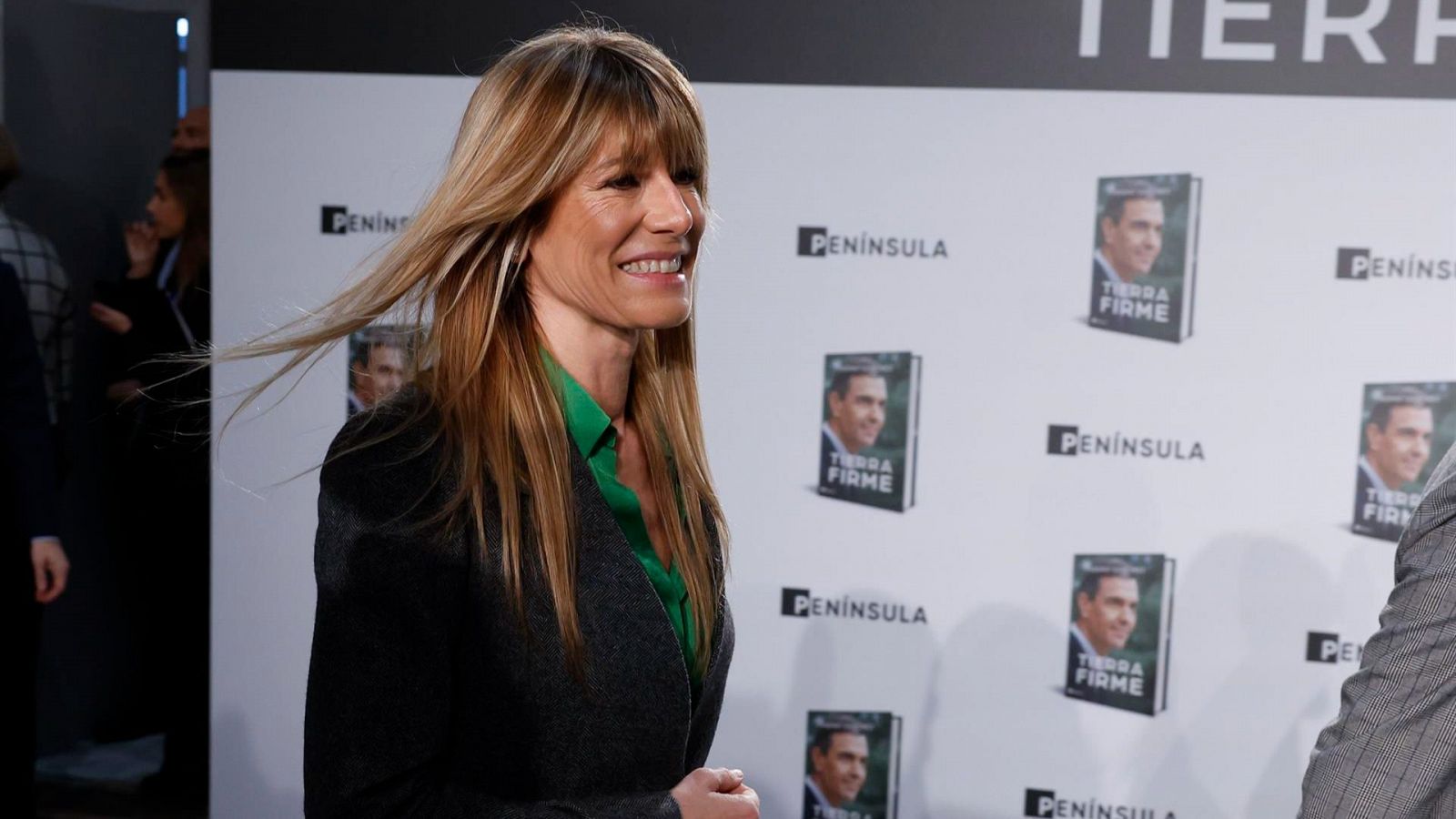 La mujer del presidente del Gobierno, Begoña Gómez, durante la presentación del libro 'Tierra firme'