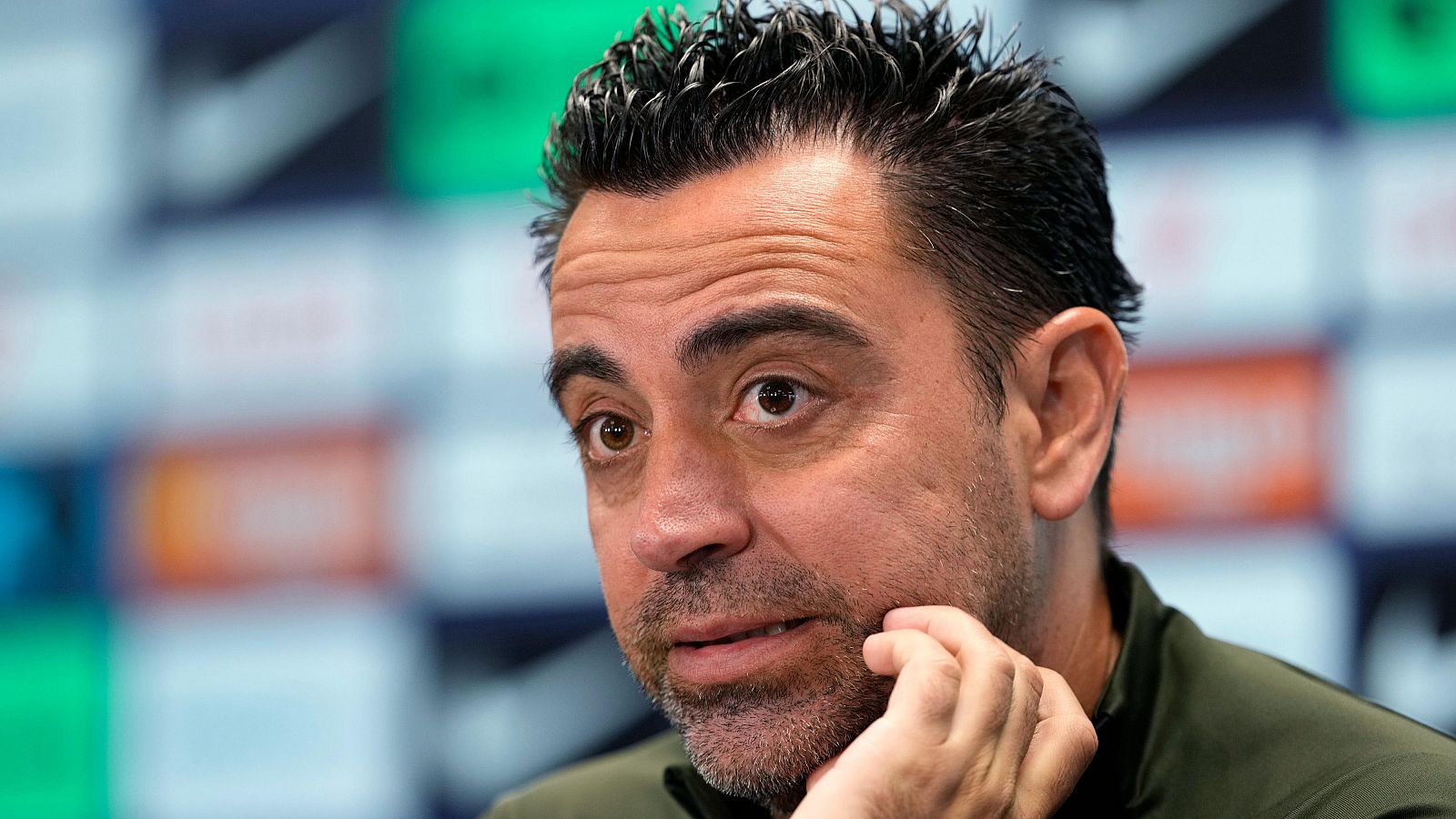 Xavi, tras renovar, ya piensa en la próxima temporada.