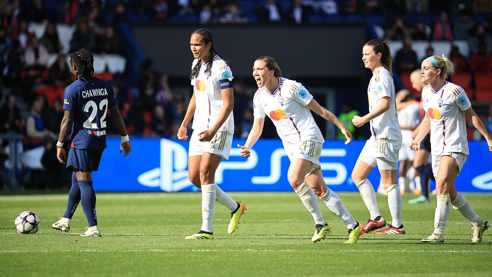 El Olympique de Lyon gana al PSG y se mete en la final de la Champions femenina