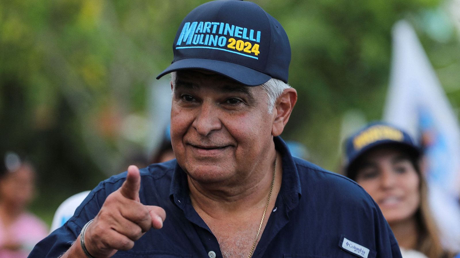 El candidato Mulino en un acto de campaña en Panamá