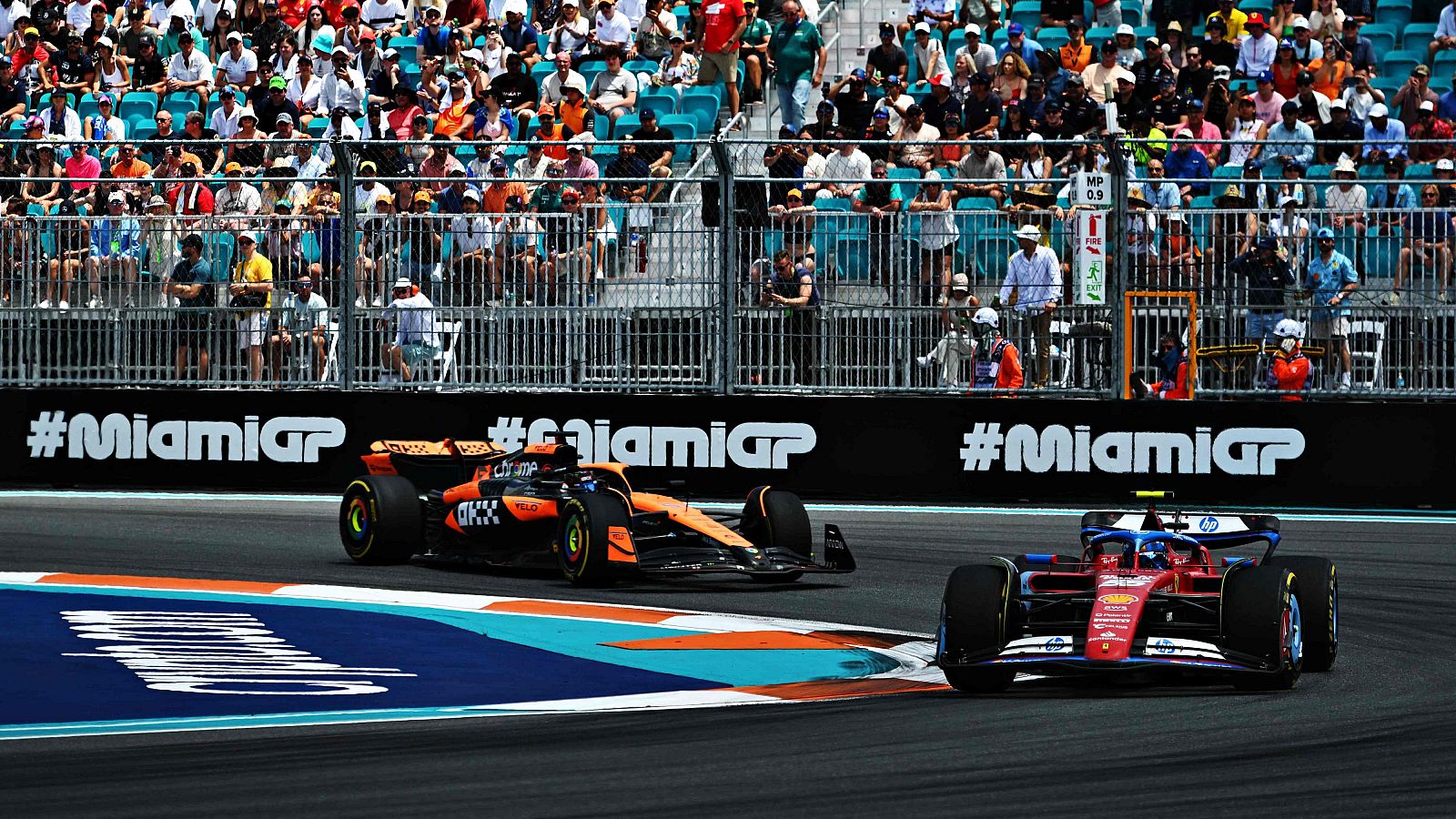 Carlos Sainz, sancionado con cinco segundos por un frenazo  ante Piastri