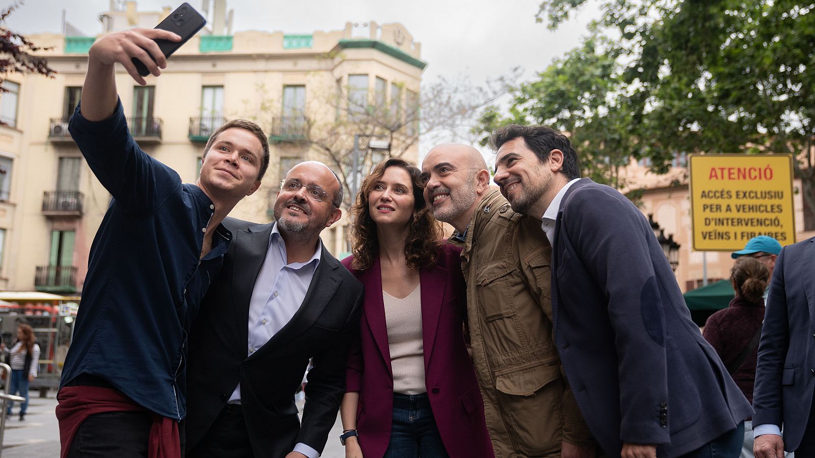 Isabel Díaz Ayuso, al costat del candidat, Alejandro Fernández; el número 2, Manu Reyes, i el president del grup municipal a l'Ajuntament de la ciutat, Daniel Sirera