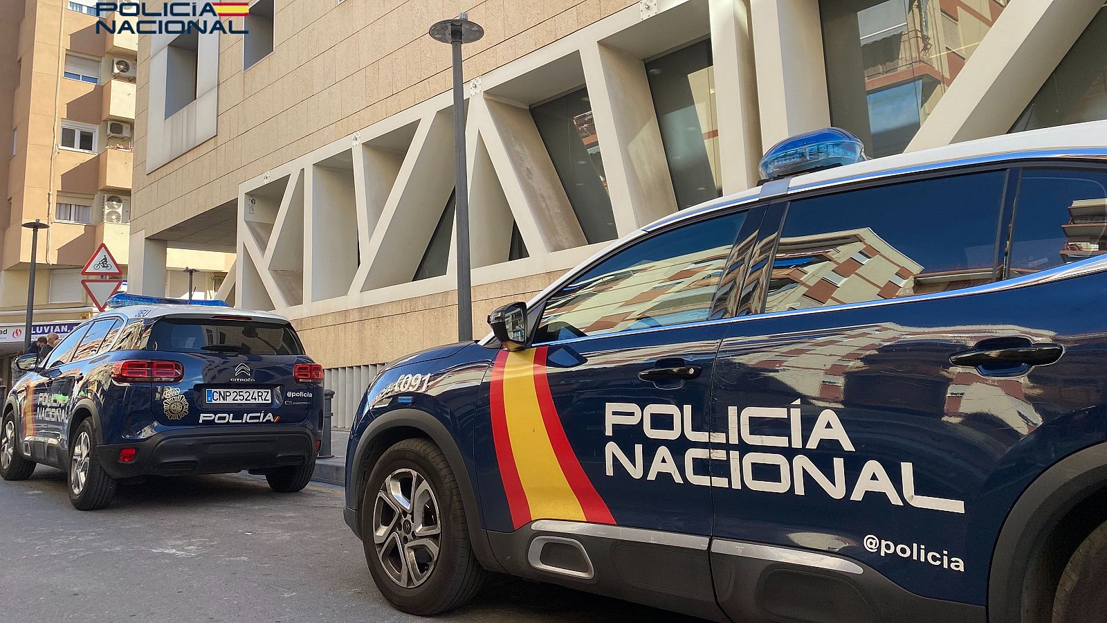 Un hombre hiere de gravedad a su pareja en Córdoba