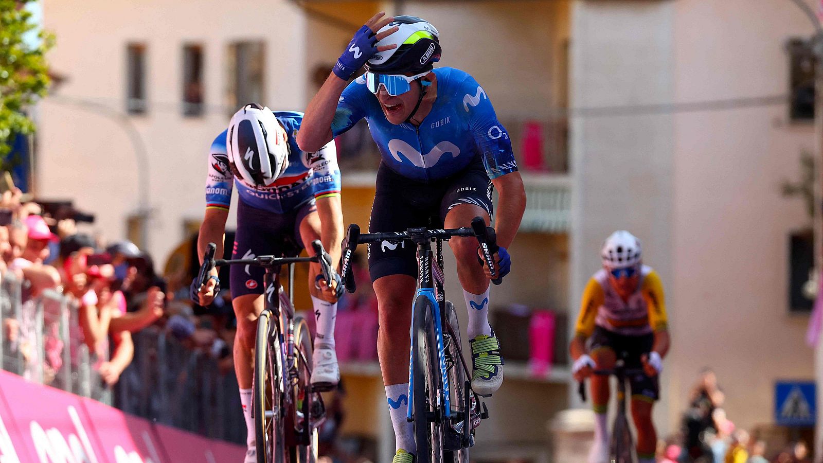 El español Pelayo Sánchez gana la etapa 6 del Giro de Italia