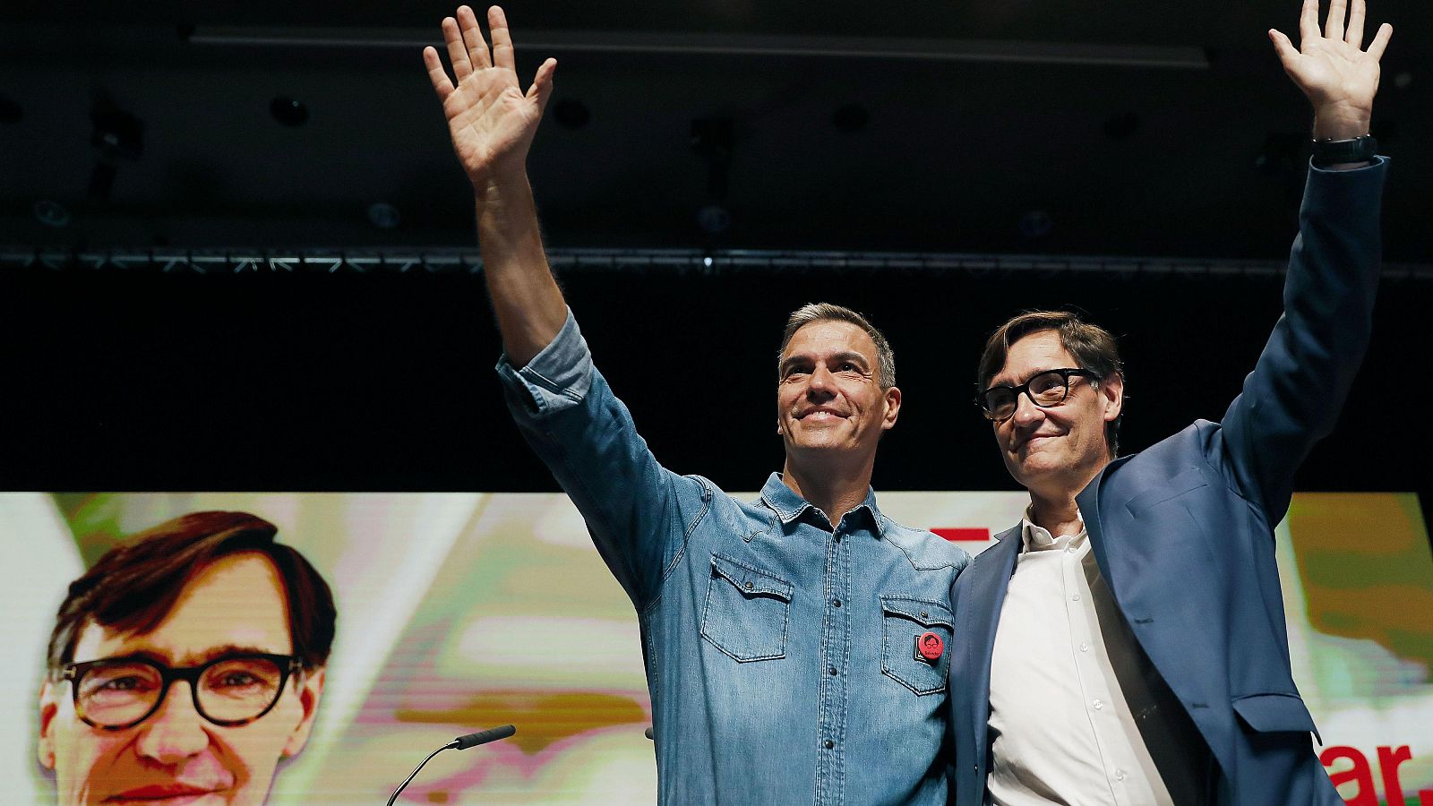 Pedro Sánchez dona suport a Salvador Illa en un míting a Vilanova i la Geltrú