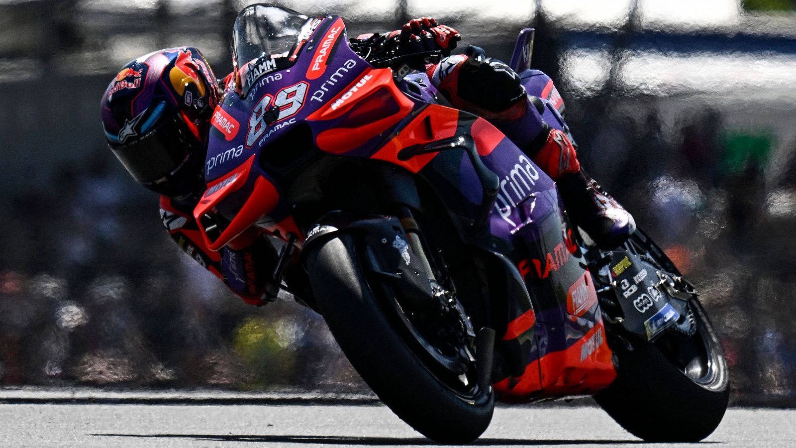 Jorge Martín, del equipo Prima Pramac Racing, en acción durante los entrenamientos del GP de Francia.