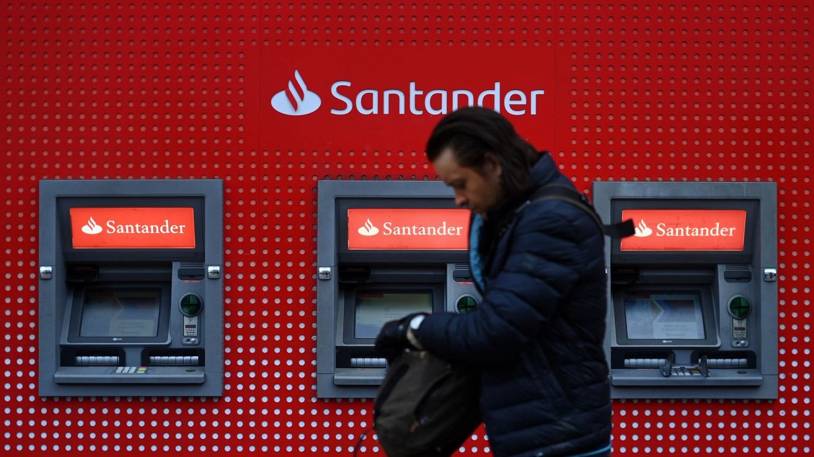 Del Banco Santander, el BBVA y CaixaBank a las cajas rurales: así es el mapa de las entidades en España