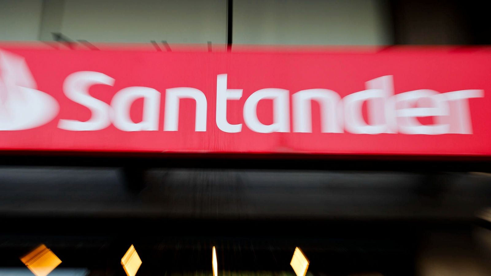 Santander informa de un "acceso no autorizado" a su base de datos que ha afectado a España, Chile y Uruguay
