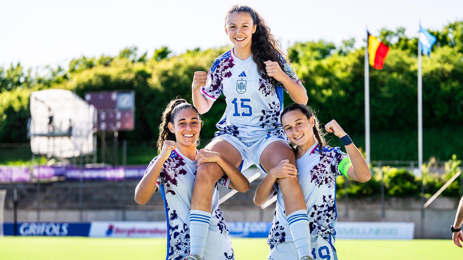 La selección española femenina sub-17 se enfrenta a Francia en las semifinales del Europeo.