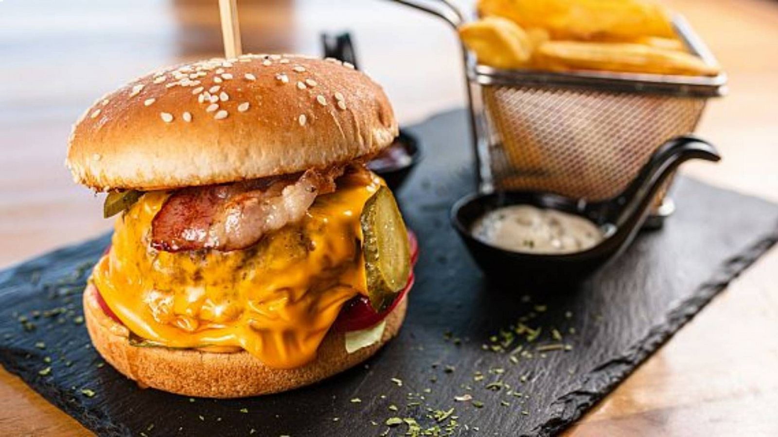 La hamburguesa: uno de los platos estrella de la comida rápida