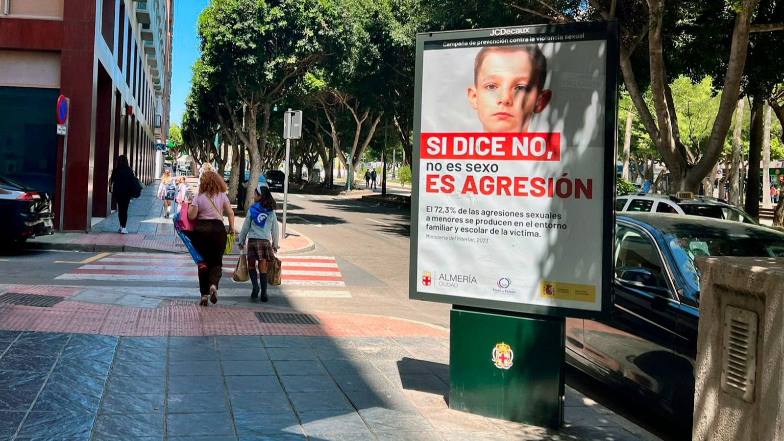 "Si dice no, no es sexo, es agresión", aparece reflejado en este cartel junto a la imagen de un niño