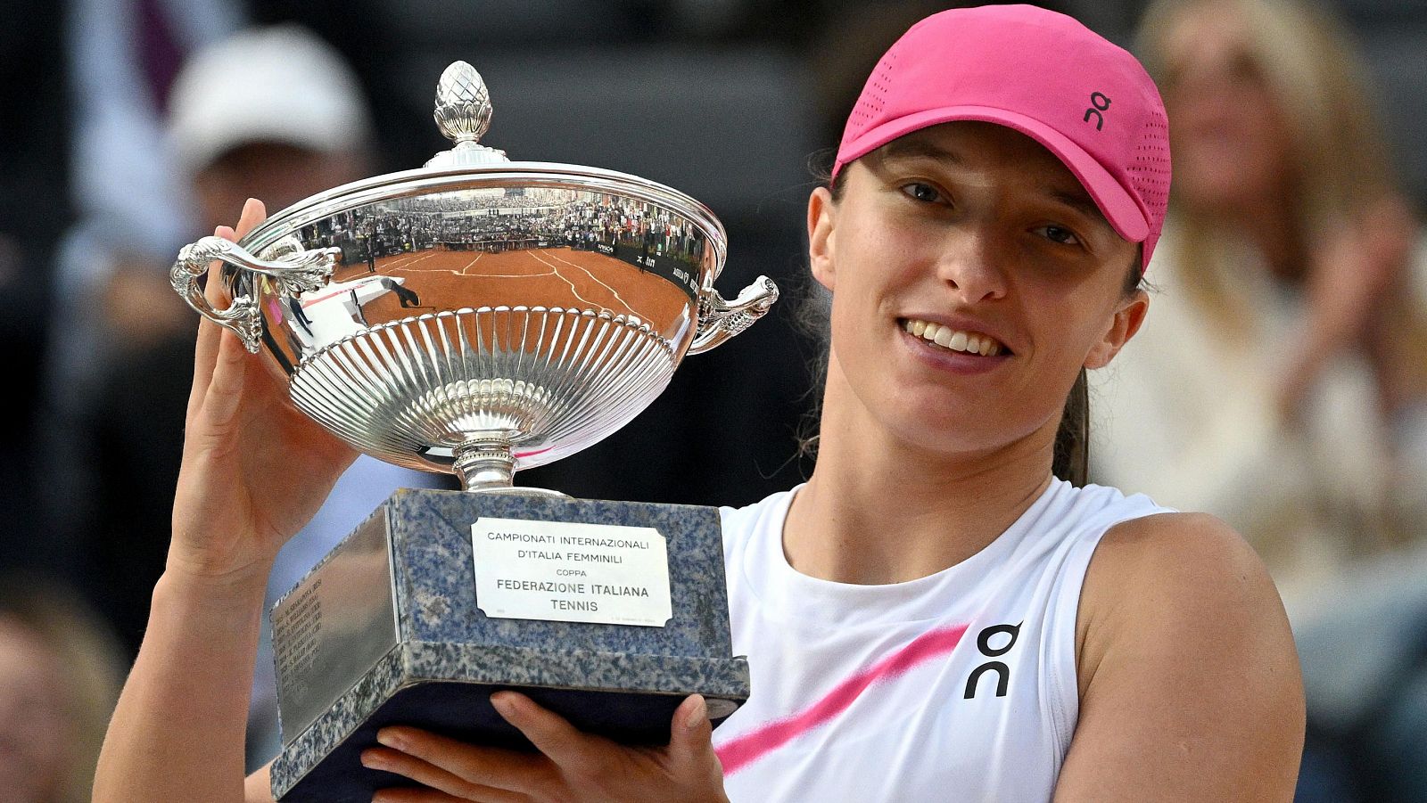 Iga Swiatek logra su tercer Abierto de Roma tras vencer a Sabalenka en la final.