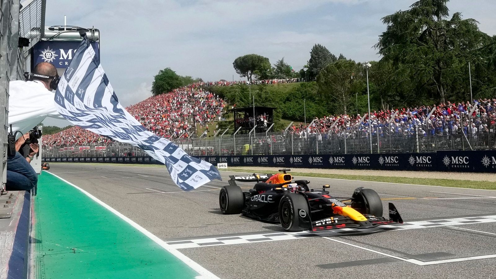 Gran Premio de Emilia Romaña de Fórmula 1 2024: Max Verstappen gana la carrera