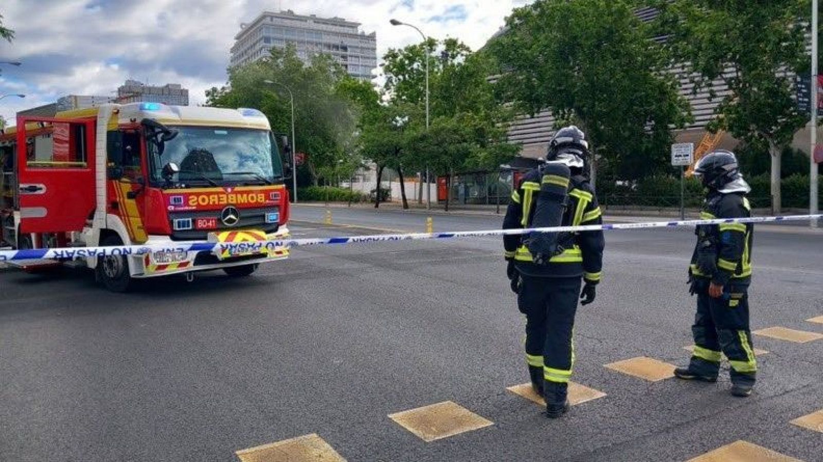 Una fuga de gas corta la Castellana y cierra la estación de metro de Bernabeú