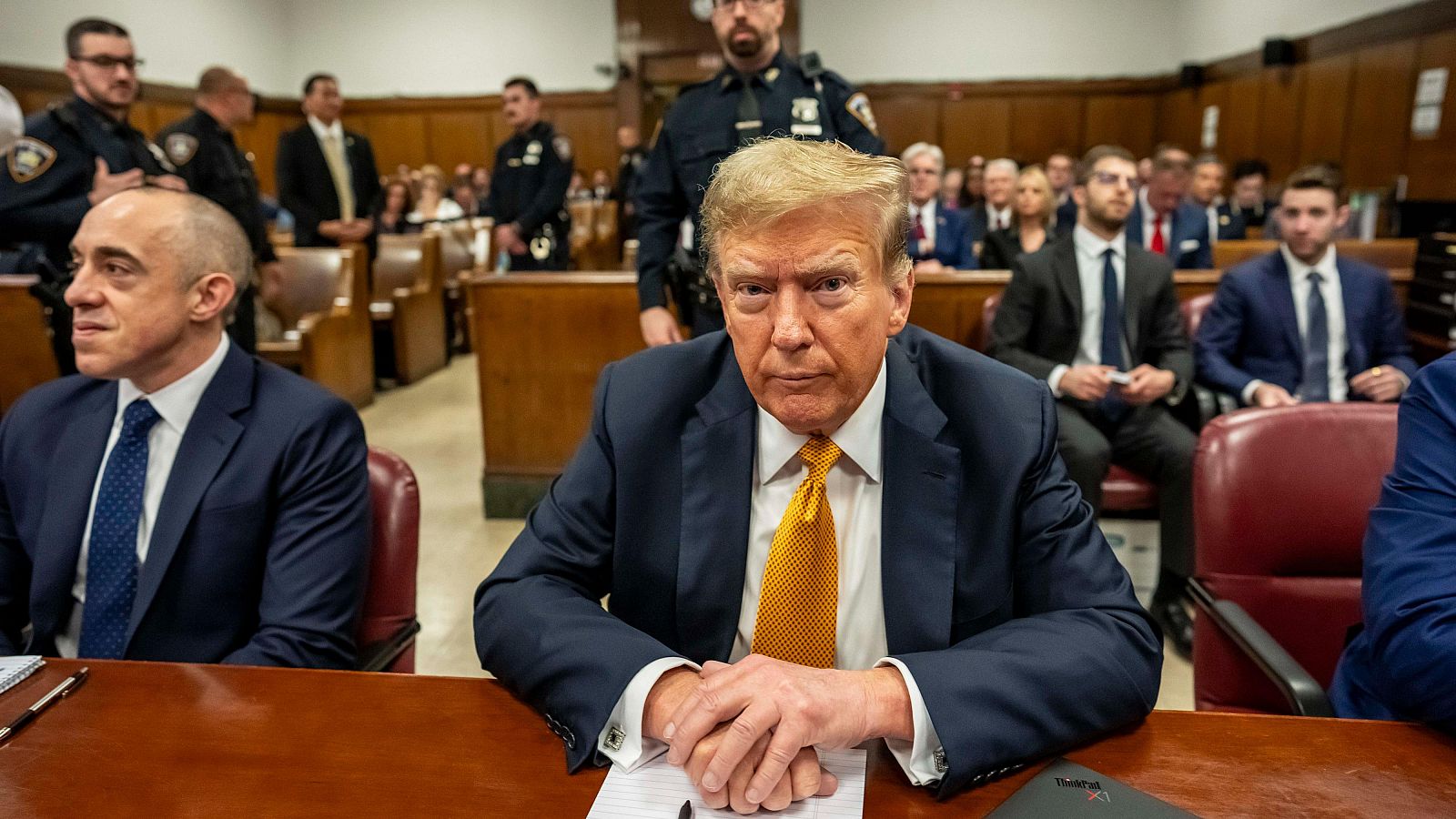 Trump opta por no subir al estrado como testigo en el juicio penal por el caso 'Stormy Daniels'